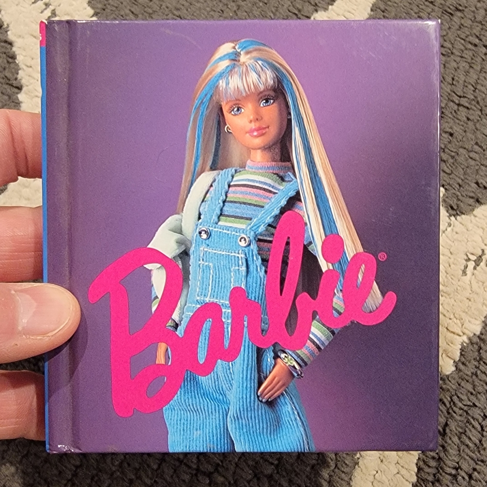 Barbie Fashions Mini Book